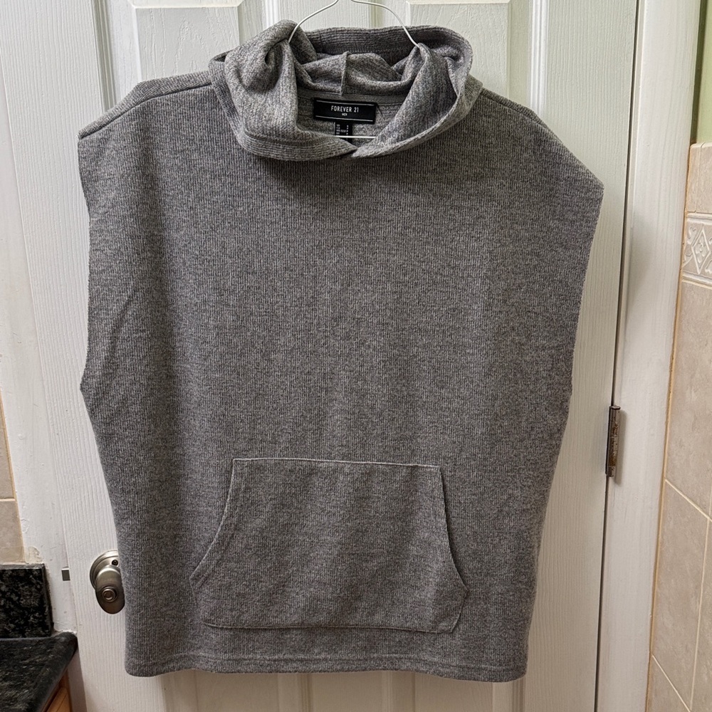 Forever 21 Men's Gray Knit Top oversized